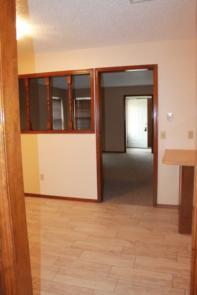 Building Photo - 2 Bedrooms - 2 Full Baths!