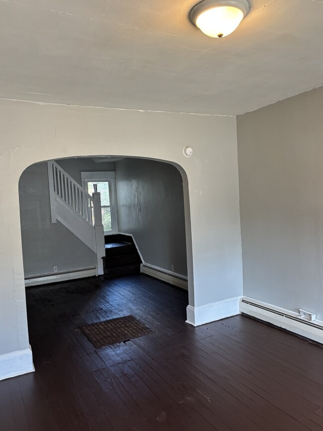 Building Photo - 1309 W Spruce St