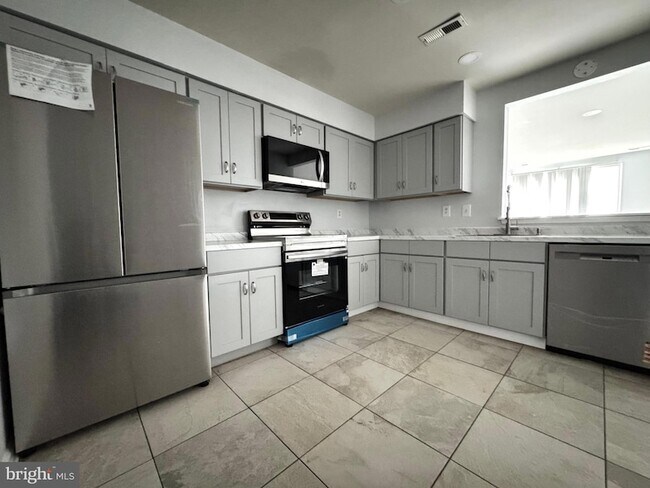 Building Photo - 7527 Belle Grae Dr