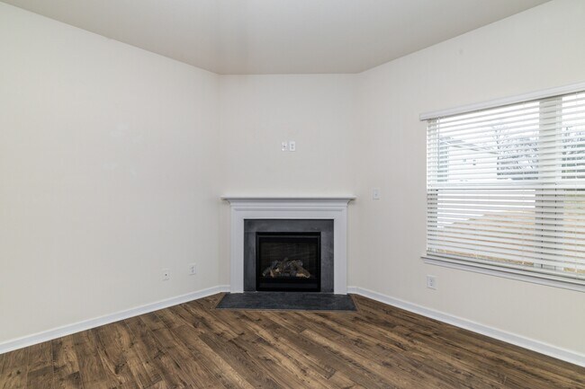 Building Photo - 4714 Willow Bluff Cir