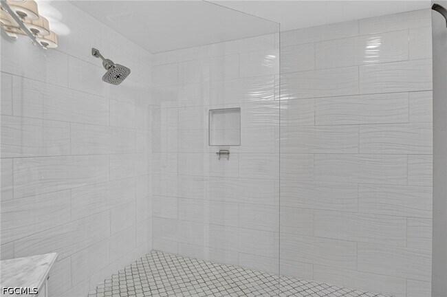 Building Photo - 10006 Sky View Way