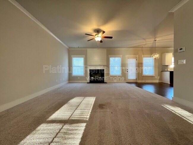 Building Photo - 244 Stonecreek Bnd