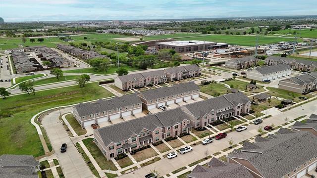 Building Photo - 2209 Davenport Dr