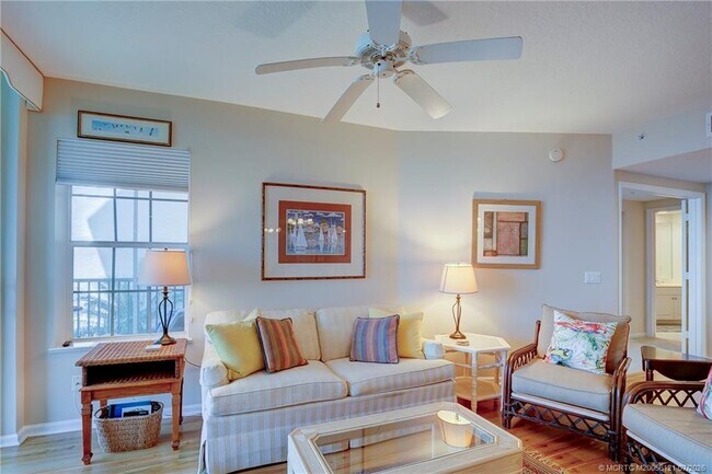 Building Photo - 5750 NE Island Cove Way
