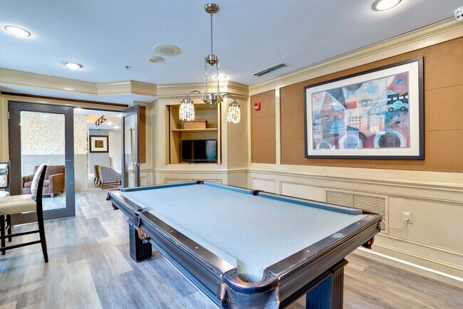 Building Photo - 901 N Pollard St