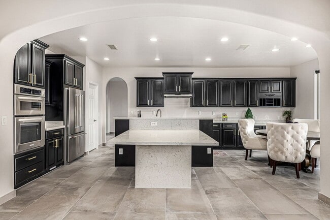 Building Photo - 5211 N 193rd Ave