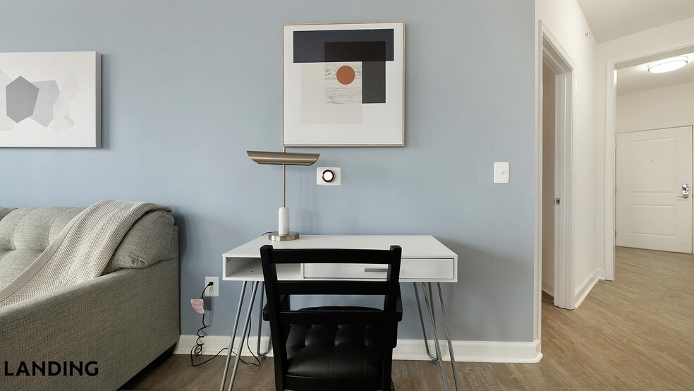 Building Photo - 909 Mansion Dr