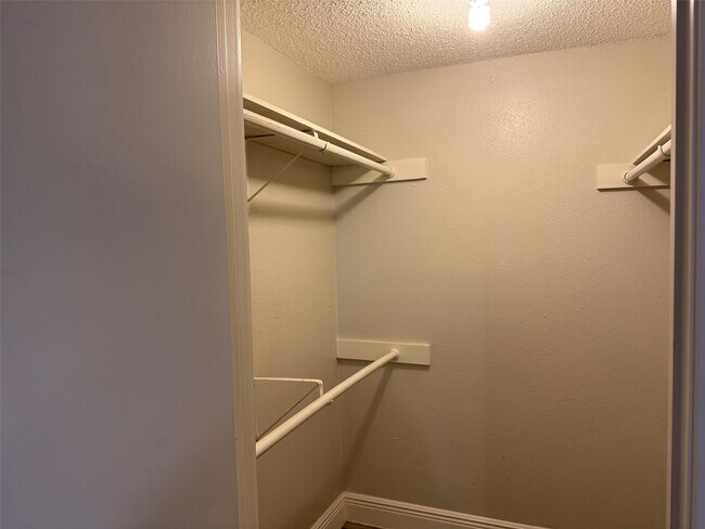 Building Photo - 6701 Sands Point Dr