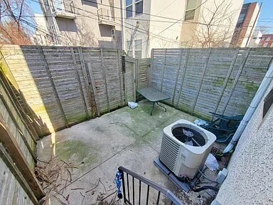 Building Photo - 1819 W Berks St