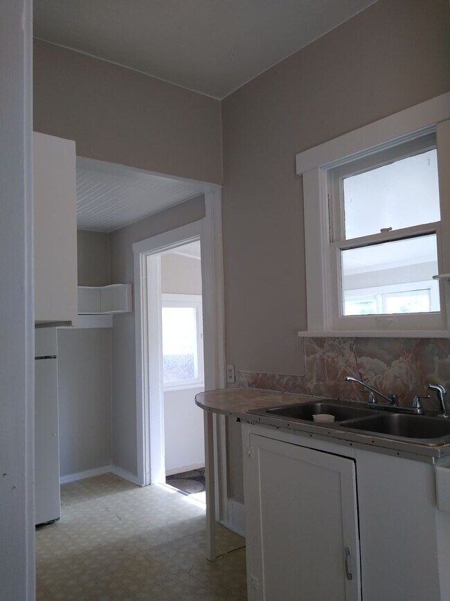 Building Photo - Charming 1920's Bungalow by DU Available Now