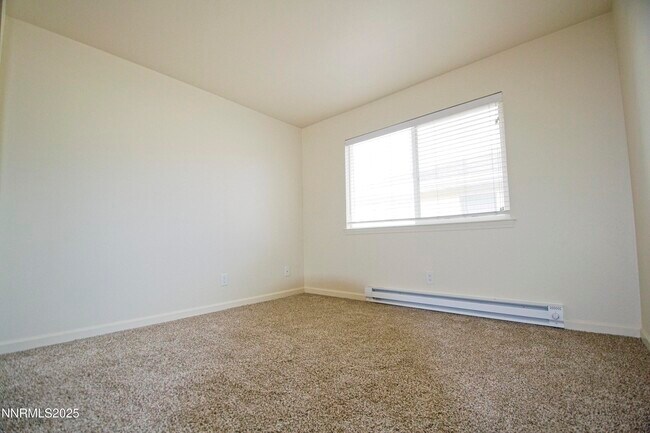 Building Photo - 4941 Catalina Dr