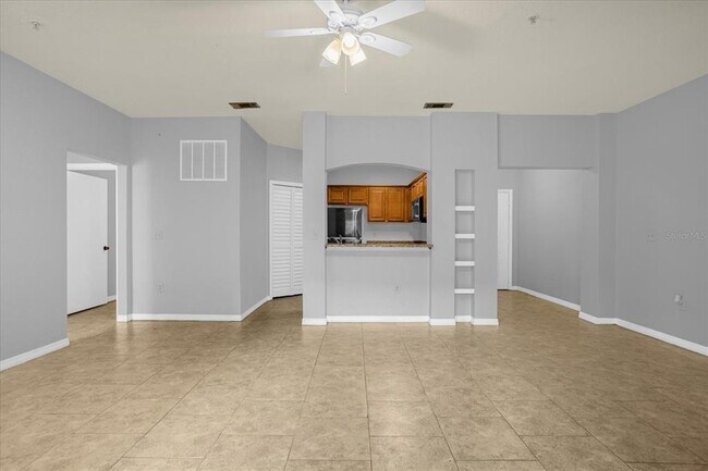 Building Photo - 102 Vista Verdi Cir