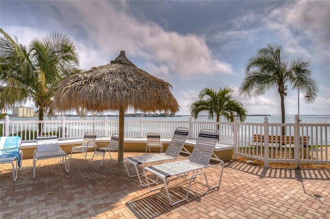 Building Photo - 6322 Palma Del Mar Blvd S