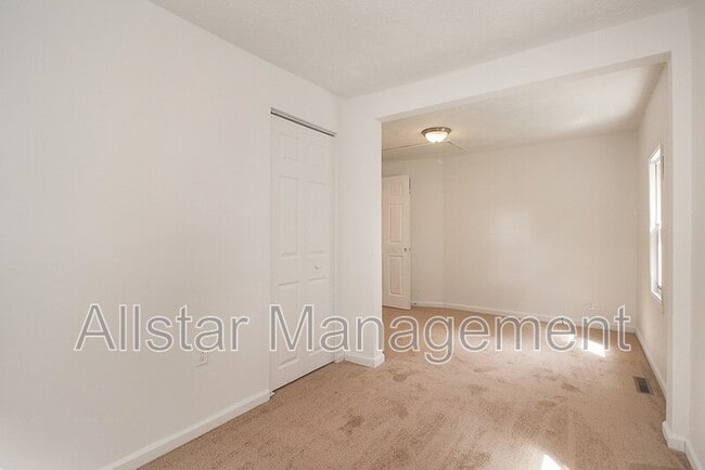 Building Photo - 736 Bettes Ave