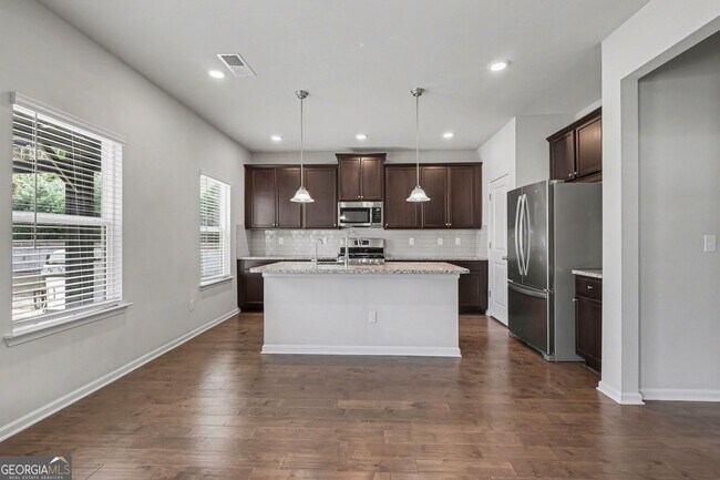 Building Photo - 6276 Noreen Wy