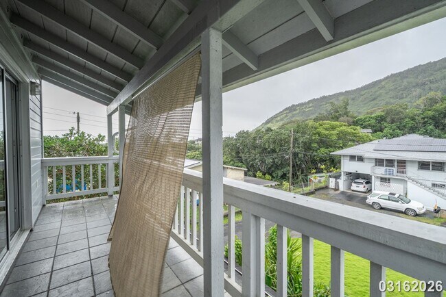 Building Photo - 4 Bed 3 Bath in Kalihi Valley