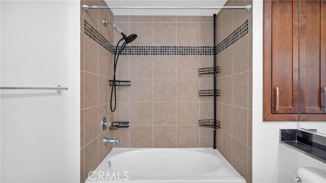 Building Photo - 1416 Scholarship