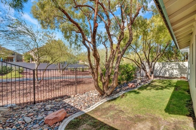 Building Photo - VERY CUTE 2 BEDROOM, SINGLE STORY HOME IN "GREEN VALLEY RANCH!!"