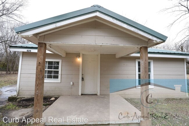 Primary Photo - 2 br, 1 bath House - 820 Warren