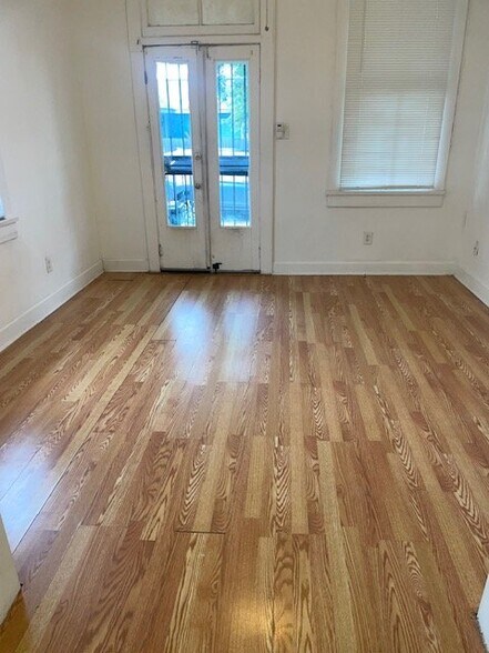 Building Photo - 2109 Mandeville St