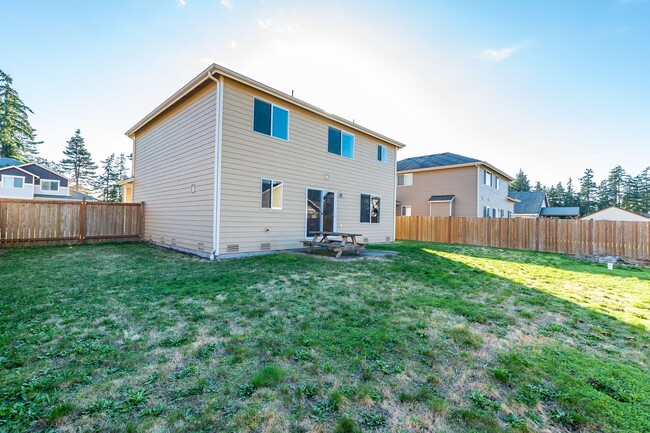 Building Photo - Beauitful Two Story Four Bedroom Home