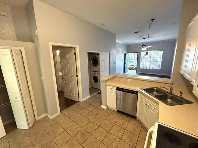 Building Photo - 141 Reserve Cir