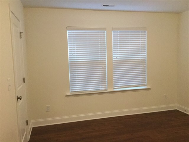 Building Photo - 303 South Fork Lane