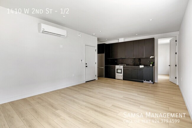 Building Photo - 1410 W 2nd St