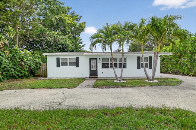 Primary Photo - 422 W Ocean Ave