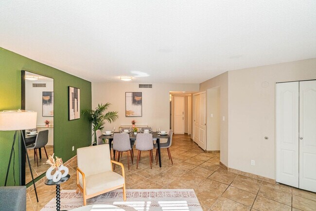 Building Photo - 8550 E McDowell Rd