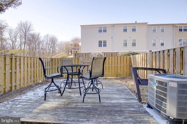 Building Photo - 1844 Sharwood Pl