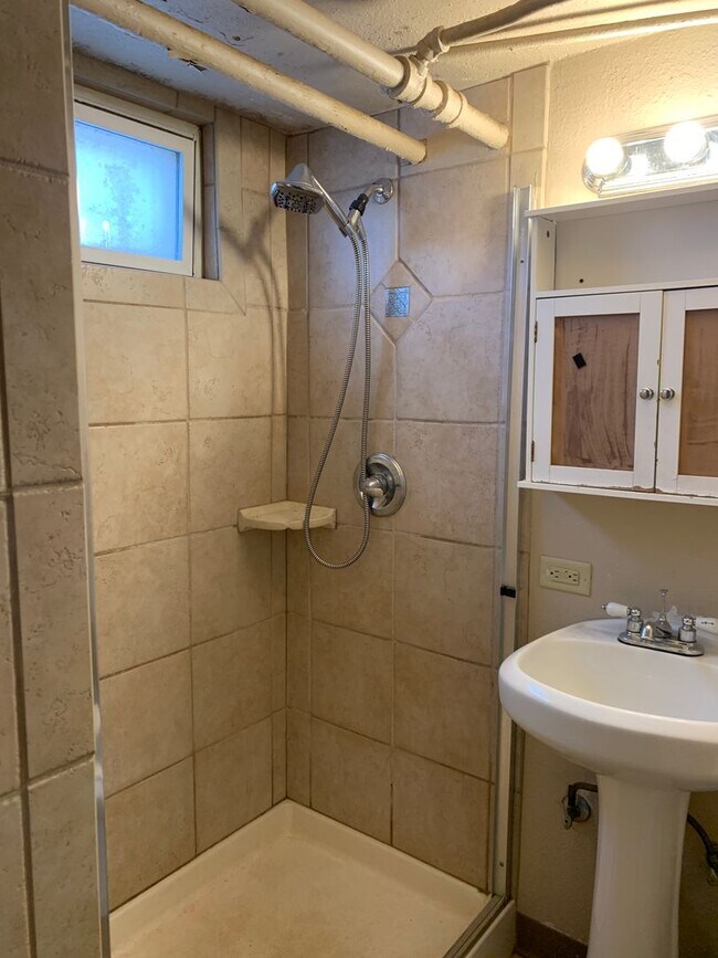 Building Photo - 1117 18th St