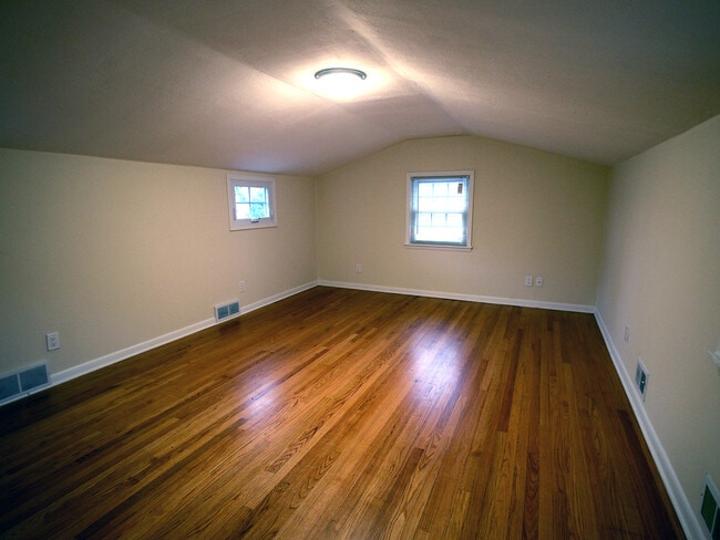 Building Photo - 4111 Paunack Ave