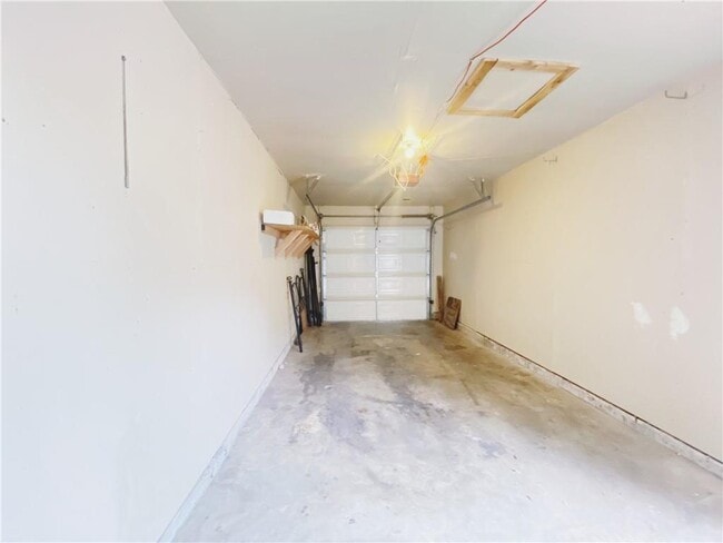 Building Photo - 9906 Hundred Oaks Cir