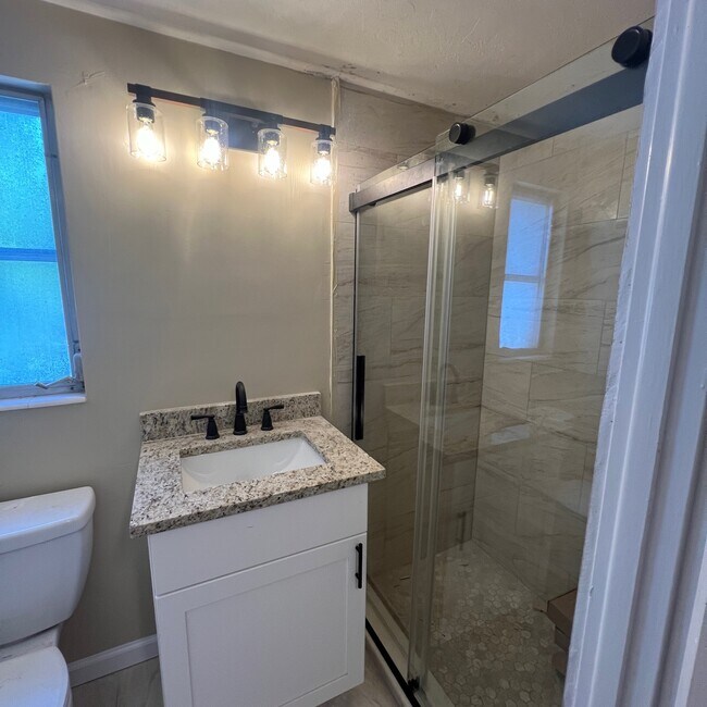 Building Photo - 7456 Cass Cir