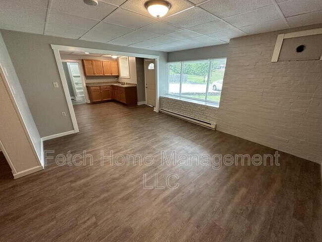 Building Photo - 6 Reese Ave