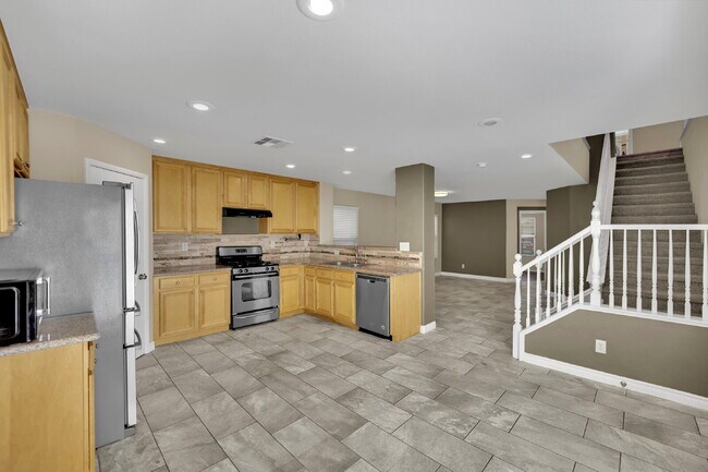 Building Photo - LOCATION IS KEY FOR SHOPPING AND SOCIALIZING