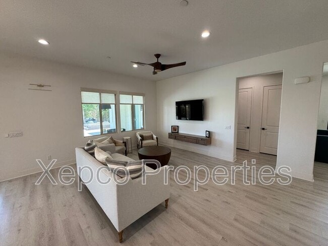 Building Photo - 74635 Tesla Dr