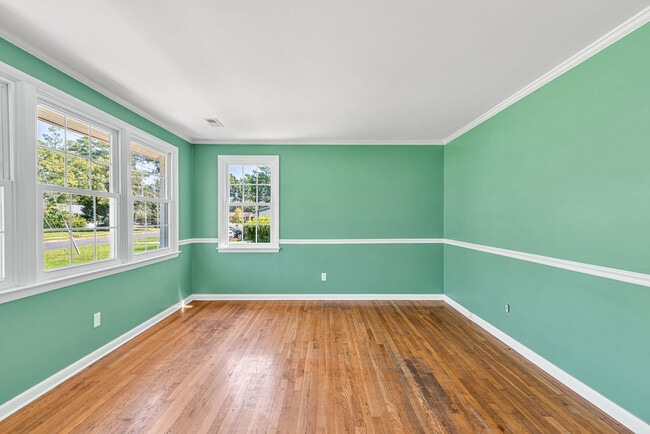 Building Photo - 707 Christine Ave