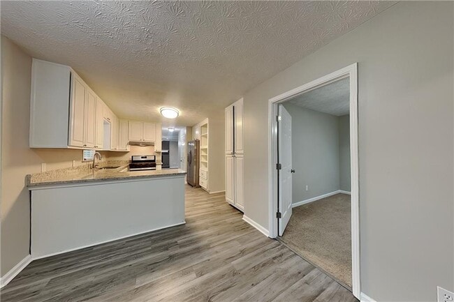 Building Photo - 1595 Thoreau Dr