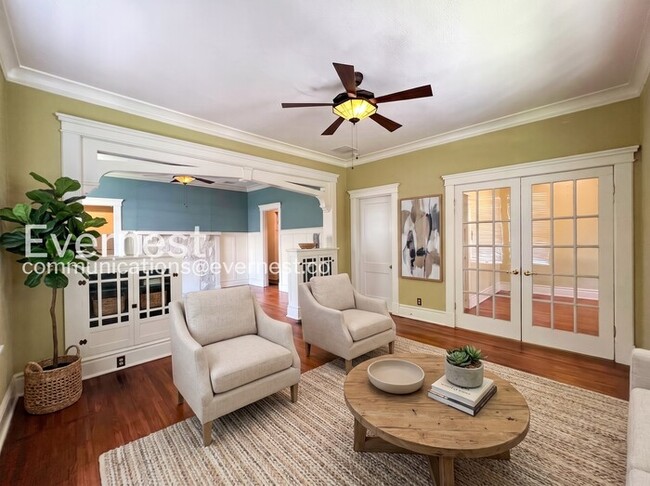 Building Photo - 2 Bed/1 Bath Home with Fenced Yard / Available Now!
