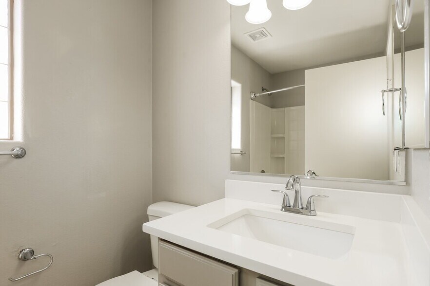 Building Photo - 6438 W Constance Way