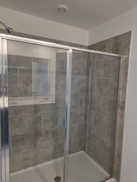 Building Photo - 528 Venetian Dr