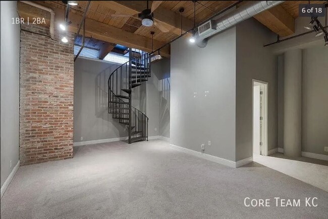 Building Photo - 609 Central-1102