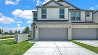 Building Photo - 2725 Woodall Dr
