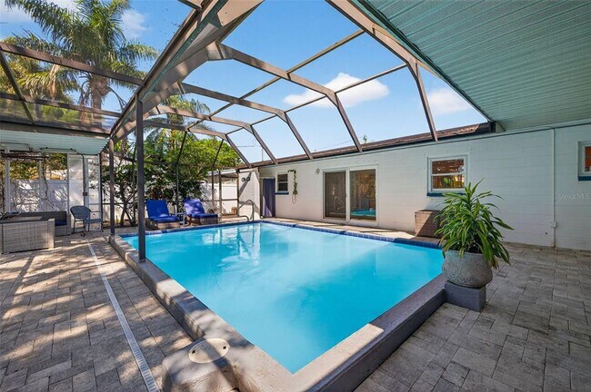 Building Photo - 1760 75th Ave N