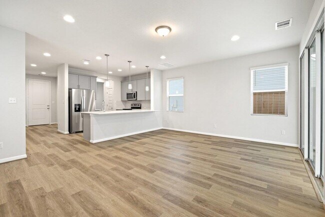 Building Photo - 303 Elm Br Trl