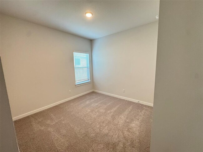 Building Photo - 116 Corn Ln