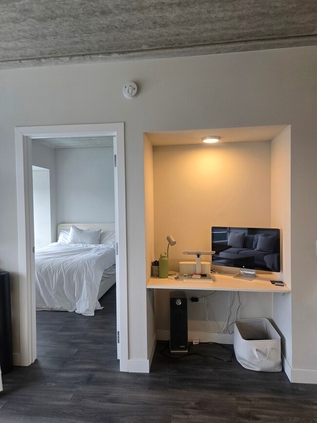 Building Photo - 1743 N Leavitt St