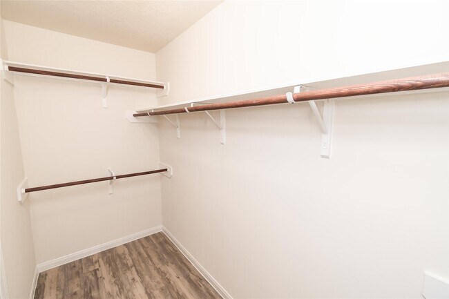 Building Photo - 27 Laguna Bend Dr